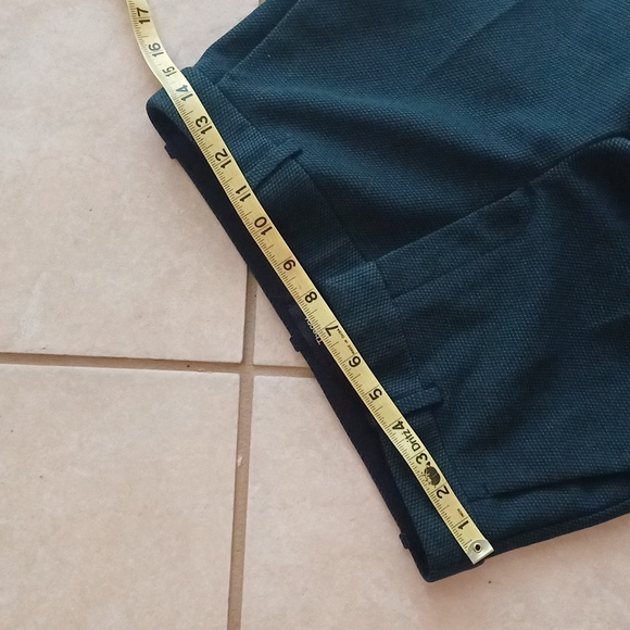 Theory dark green Fall crop Chinos mid rise 4 - Picture 3 of 13